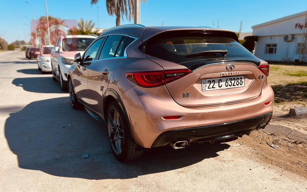 Infiniti Q30